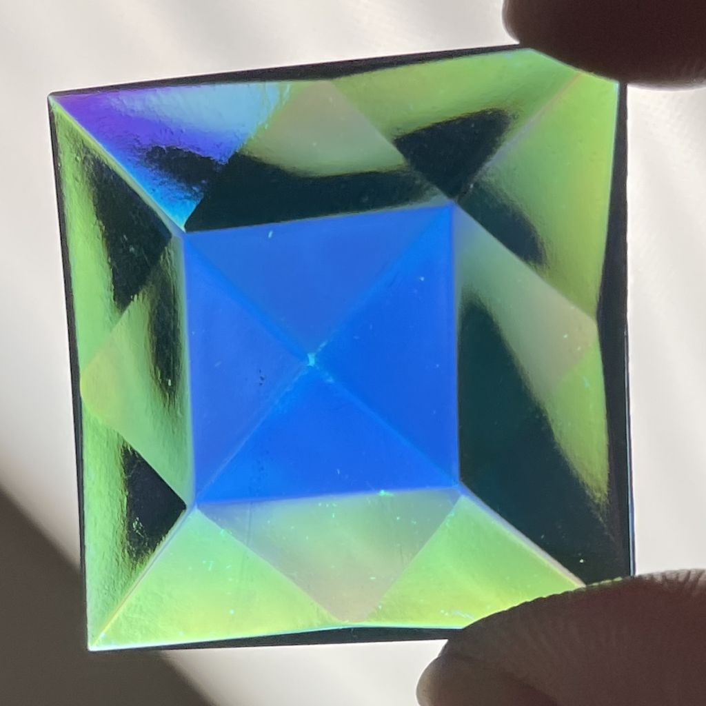 Dichroic Jewel 30mm Square RQ30-05